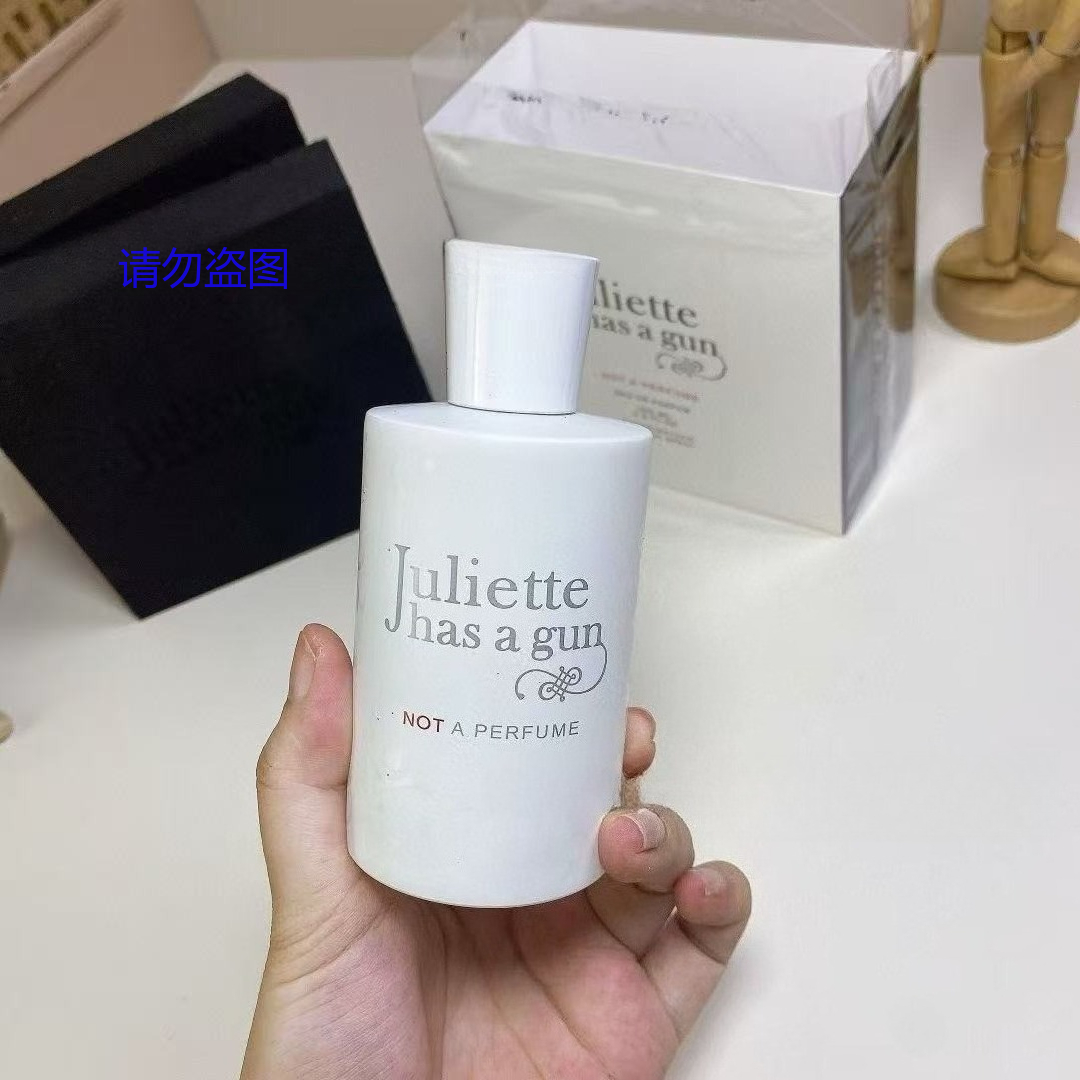 Kadınlar ve Erkekler İçin Lüks - Eau De Parfum Women incelemesi ve fiyatı
